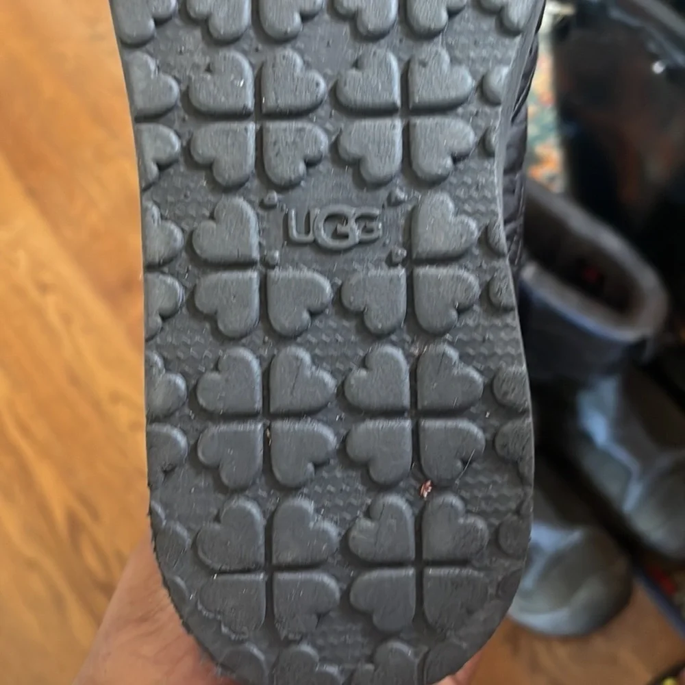 UGG Kids Puffy Quilted Houndstooth Black Girls Boots size 5